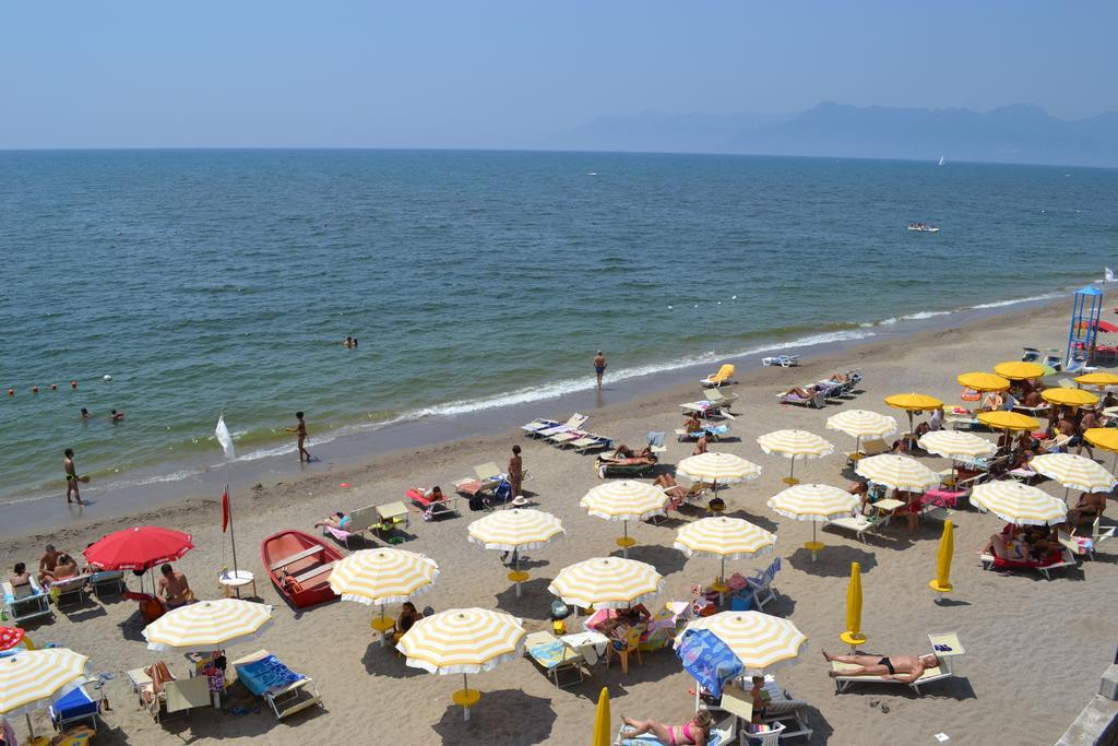 Casa Vacanze Dei Navigatori On The Sea Pontecagnano Extérieur photo