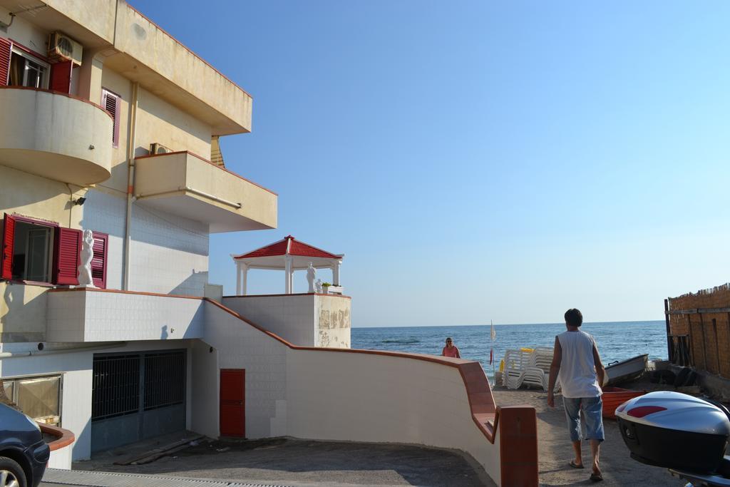 Casa Vacanze Dei Navigatori On The Sea Pontecagnano Extérieur photo
