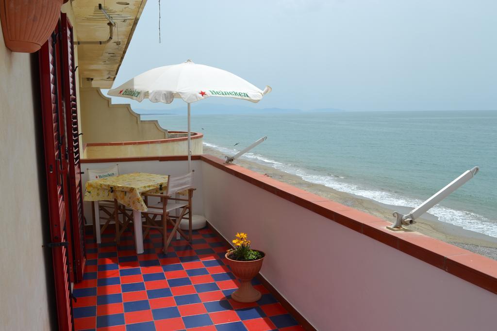 Casa Vacanze Dei Navigatori On The Sea Pontecagnano Extérieur photo